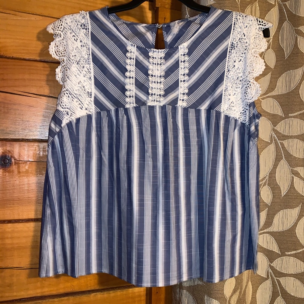 Taylor & Sage Top
